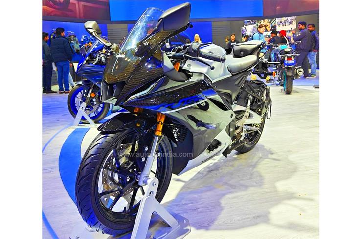 The smaller R15M has received a new carbon fibre colour scheme just like the one on the R1M.